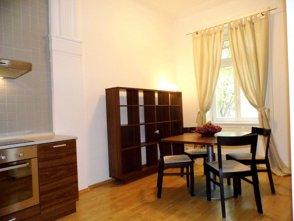 Lion Apartments Medena, Big Size, High Ceilings Bratislava Chambre photo