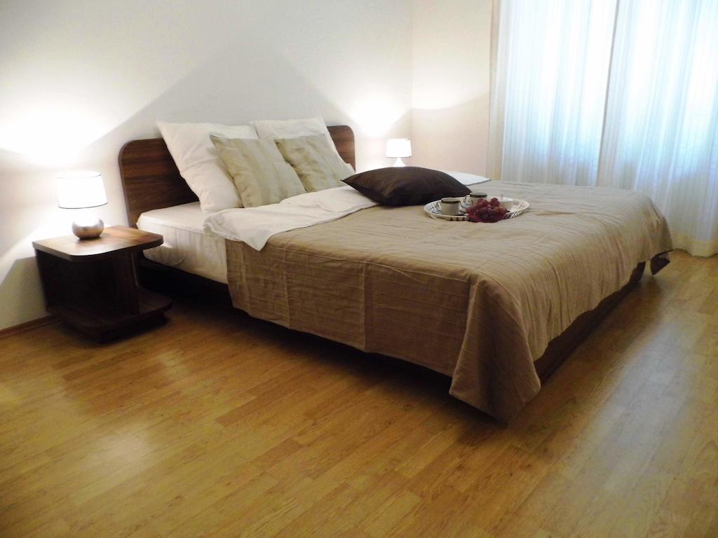 Lion Apartments Medena, Big Size, High Ceilings Bratislava Chambre photo