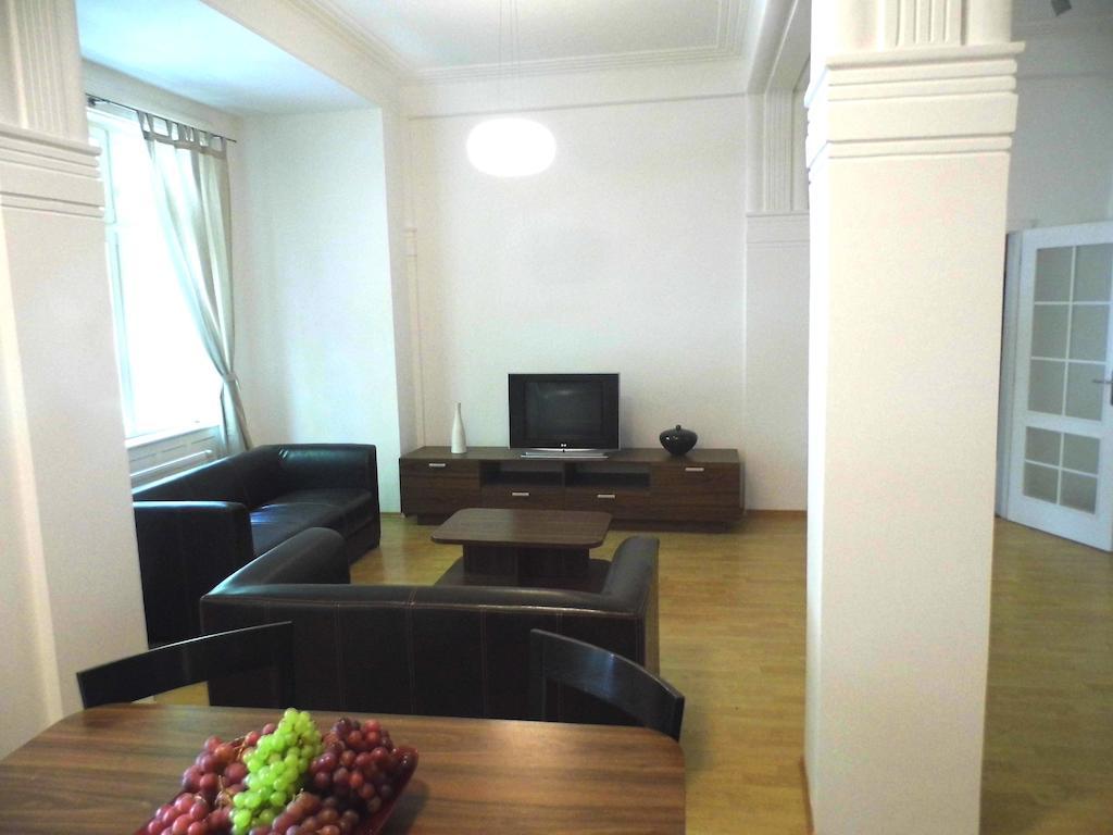 Lion Apartments Medena, Big Size, High Ceilings Bratislava Chambre photo