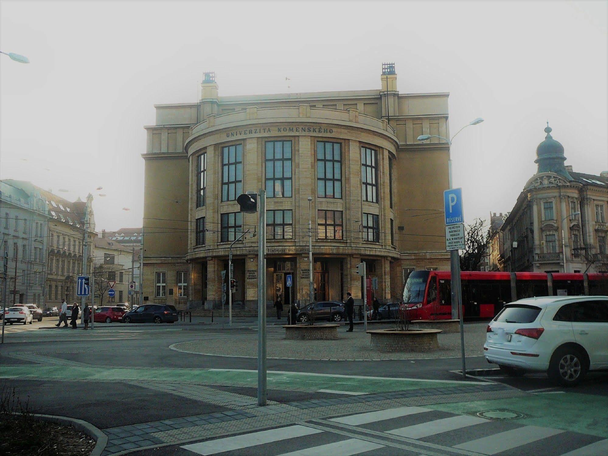 Lion Apartments Medena, Big Size, High Ceilings Bratislava Extérieur photo